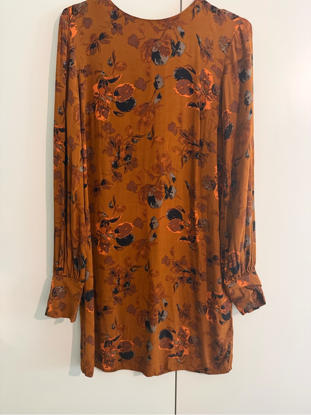 Leith (Nordstrom ) Long Sleeve Floral Shift Dress in Rust - XS